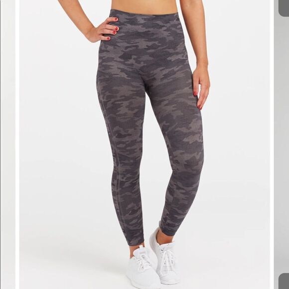 Spanx Look at Me Now Seamless Leggings - Picture 2 of 6